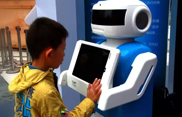 中智安防服務機器人“歡歡”，你造嗎？