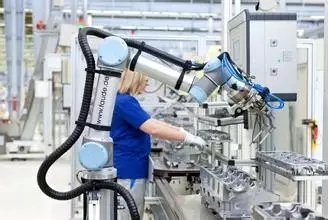 英媒：中國(guó)制造業(yè)正靠“機(jī)器人”完成新工業(yè)革命(圖)