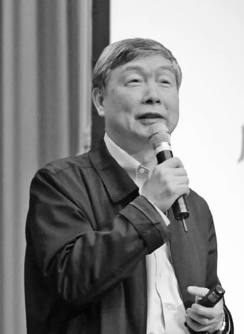 “機(jī)器換人”絕不能忘了人
